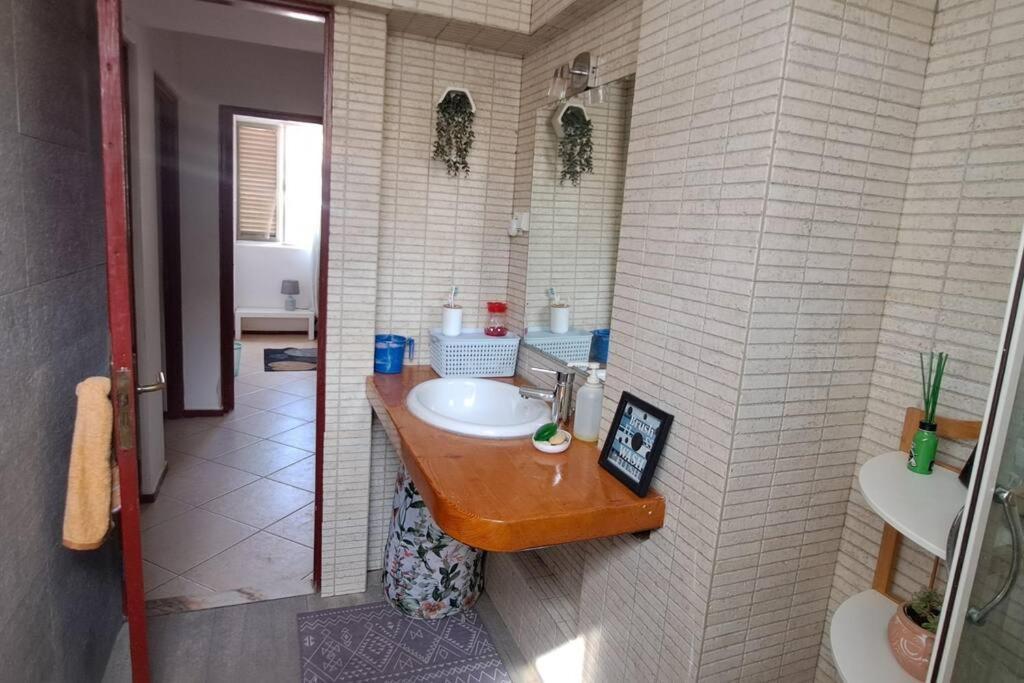 Mendes Family Homestay - B&B In The Heart Of Praia Kültér fotó